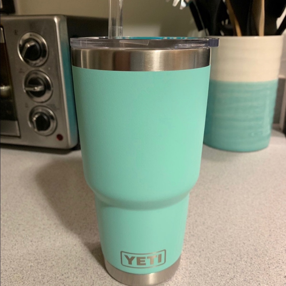 Yeti Rambler 30 oz tumbler seafoam